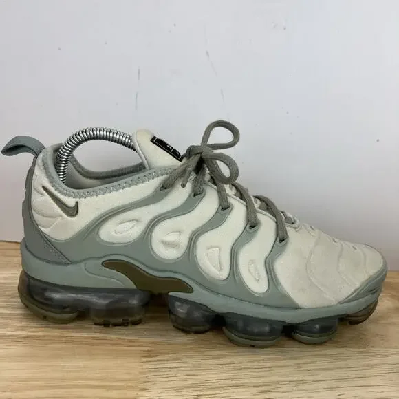 Nike Air Vapormax Plus Womens Size 8.5 Gray Green Running Shoes Sneakers - Picture 11 of 16